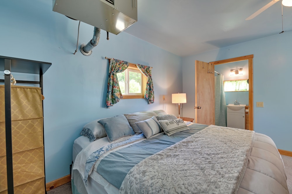 Cozy Catskills Studio Rental w/ Mountain Views!