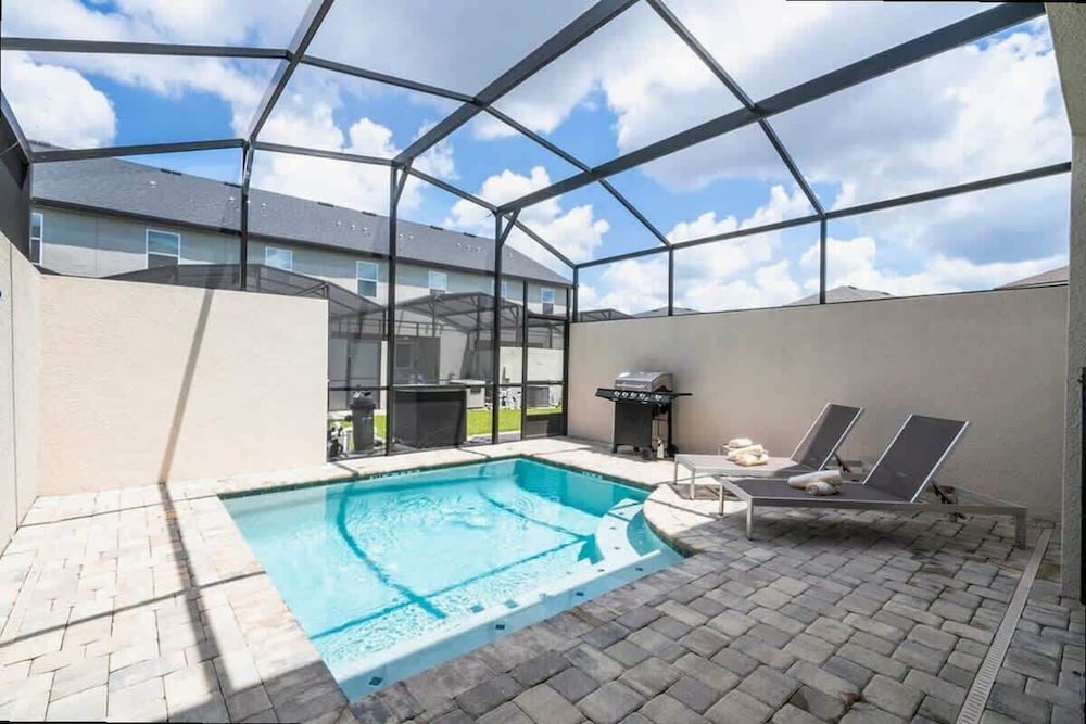 Splendid 6Bd w Private Pool Solara Resort 2154