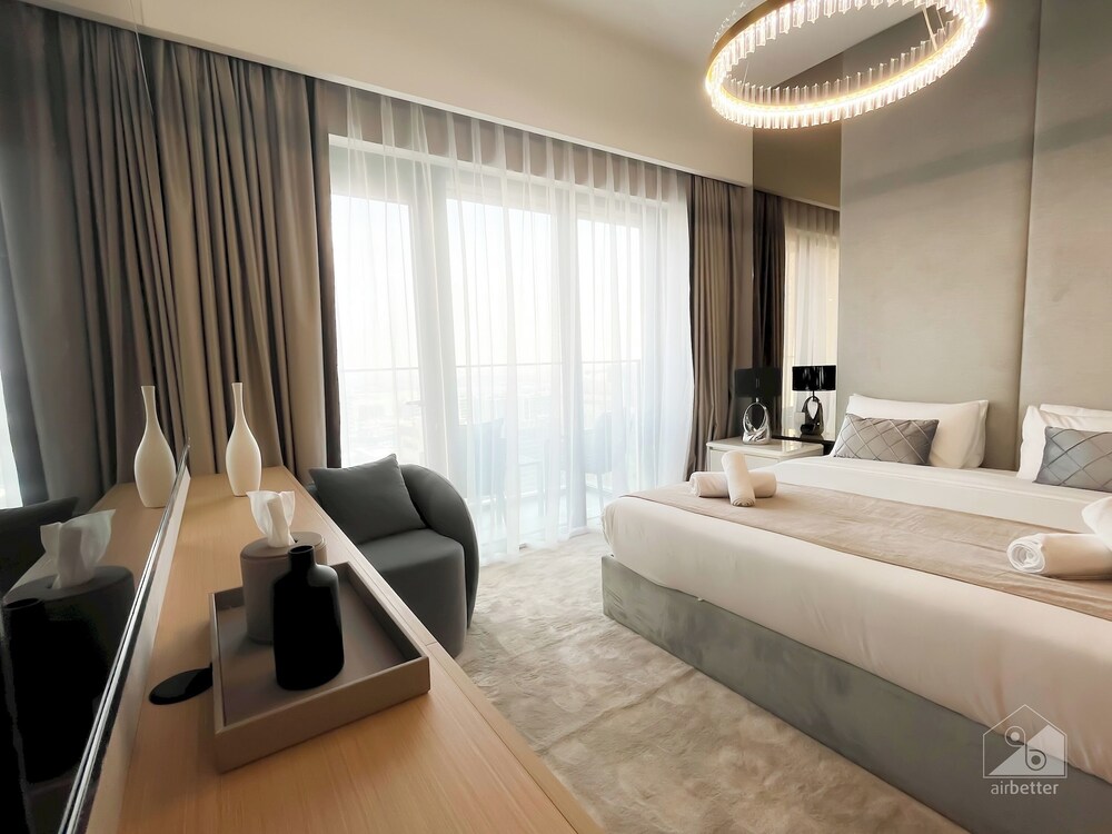 Extreme Luxury Burj Royal Balcony and Downtown View