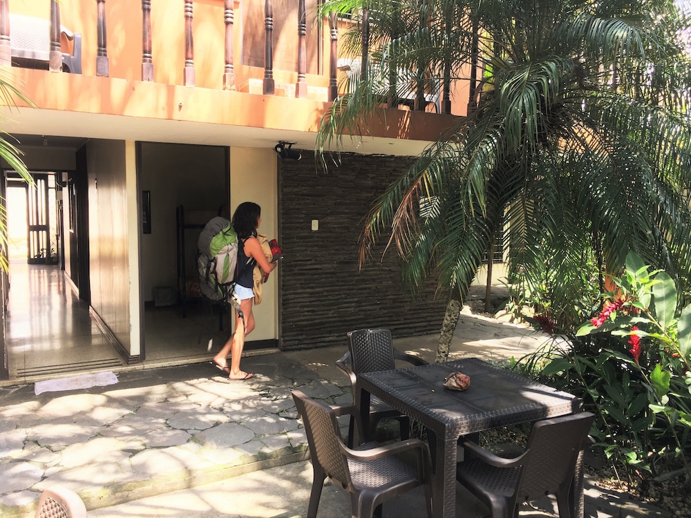 Costa Rica Backpackers - Hostel
