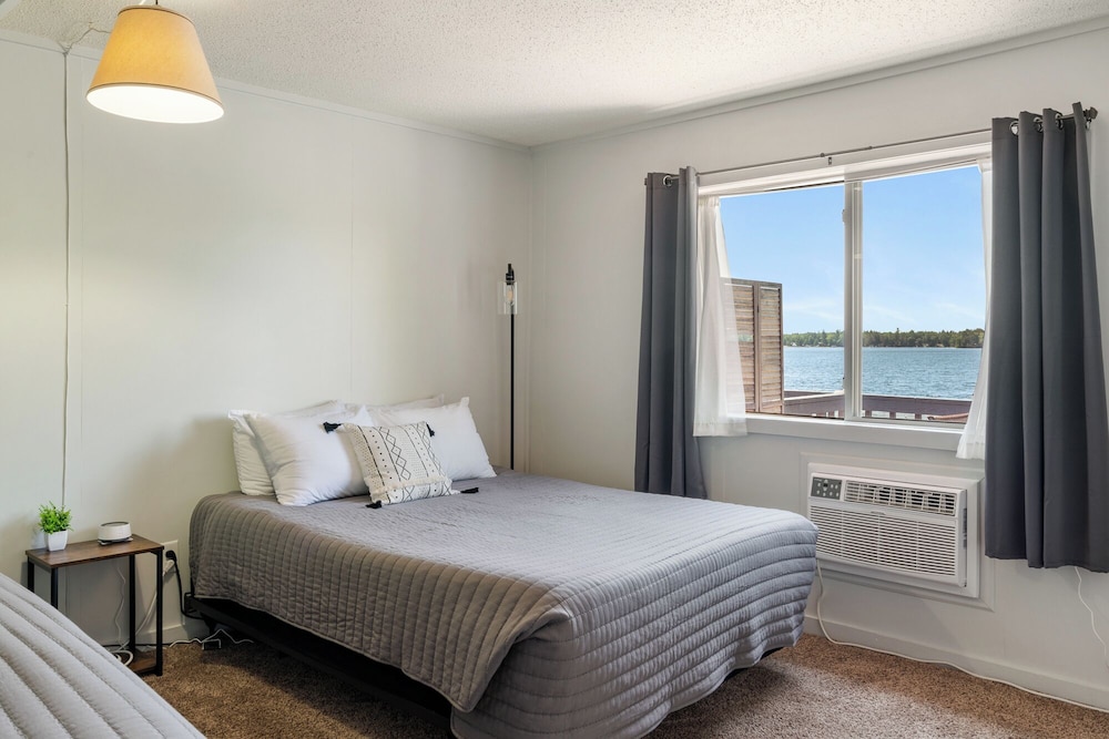 Fife Lake Lodge - Property Image 7