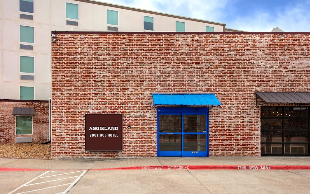 voco College Station Aggieland by IHG