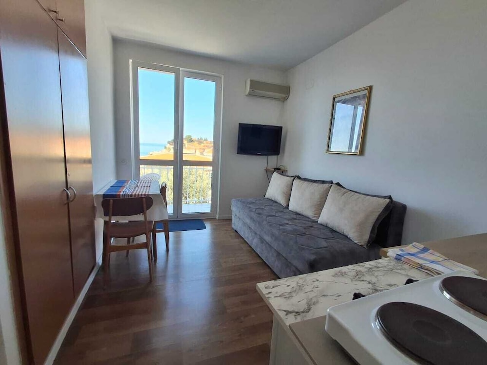 Apartments Andjus