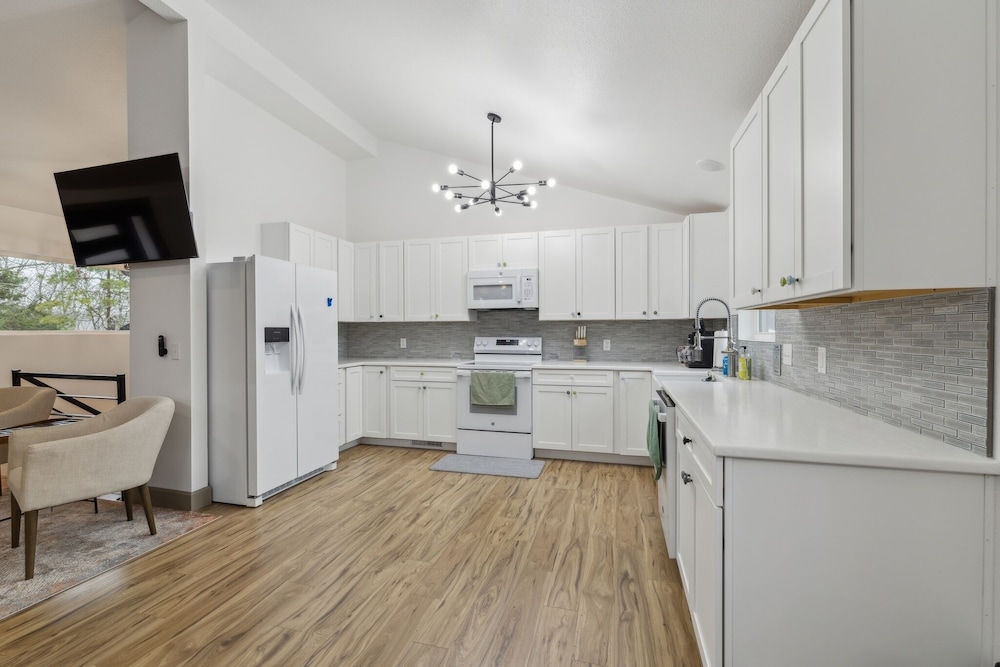 Lost Ridge Retreat 5 Bedroom Home