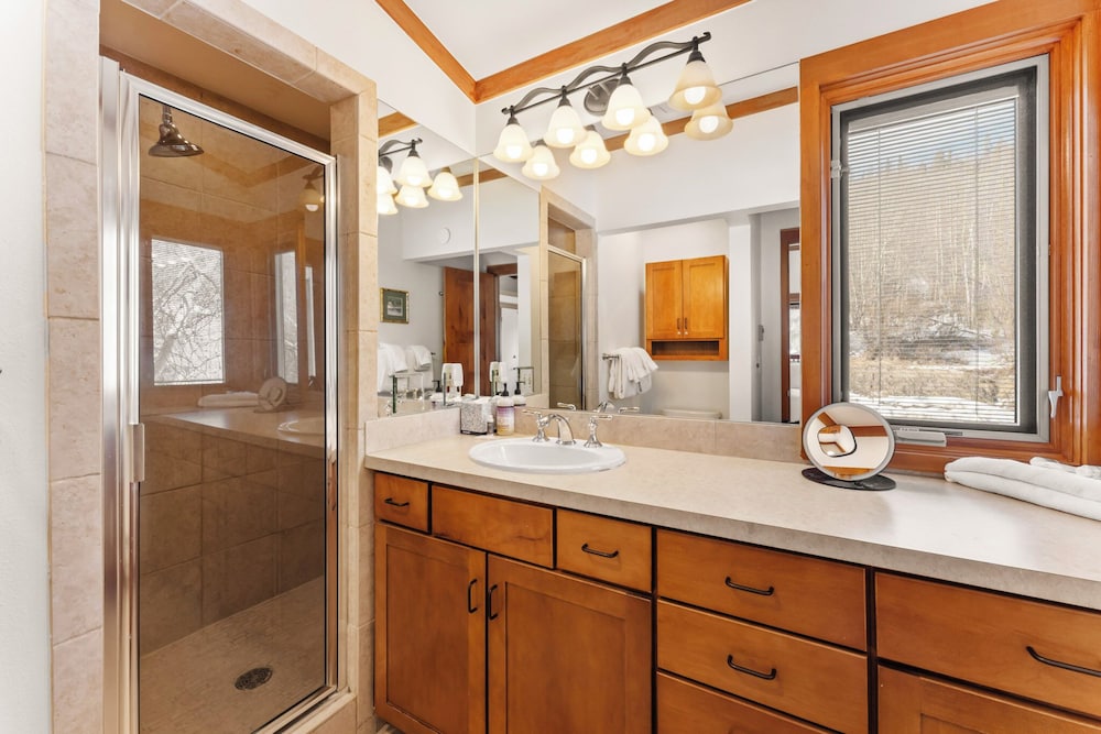 Tennis Townhome #1321 : 2