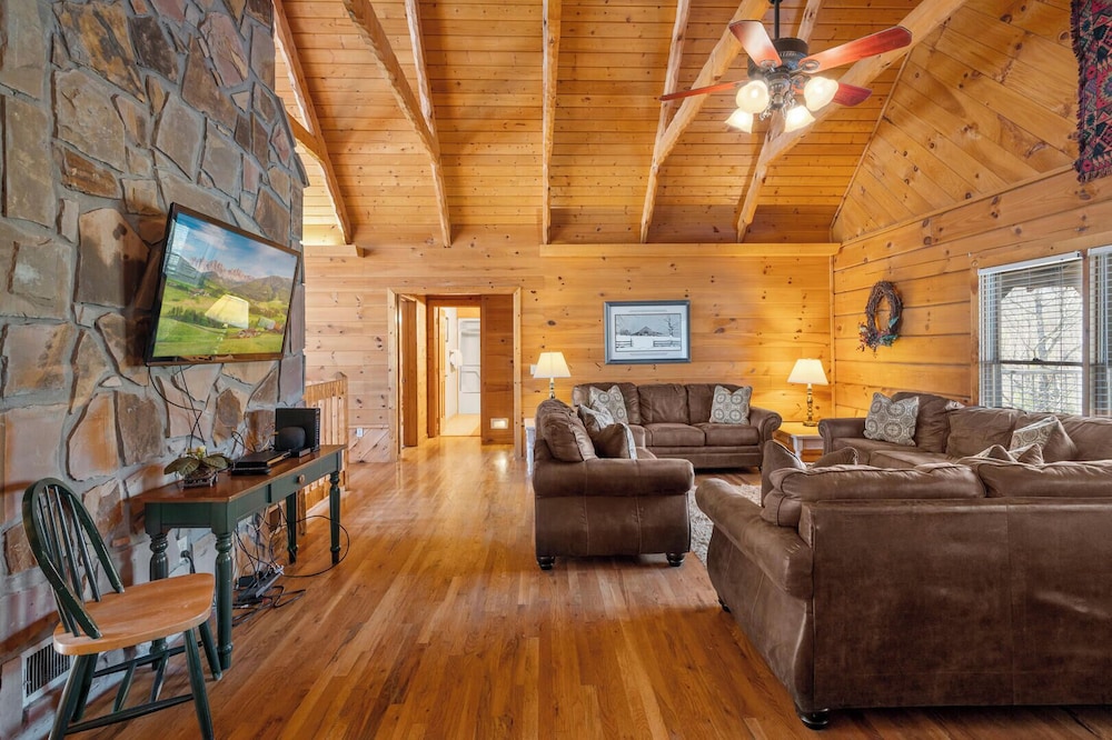 Country Pines Lodge