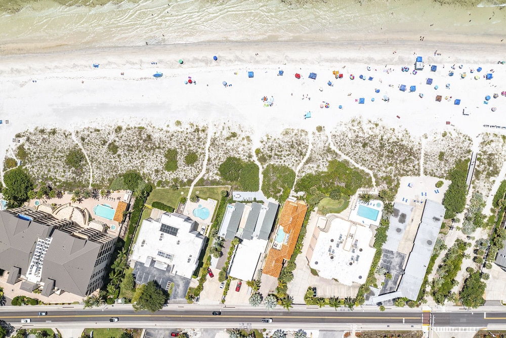 Lovely Indian Shores Condo w/ Beach Access! view 4