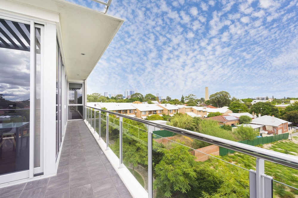 Luxury Modern Double Ensuite Apartment