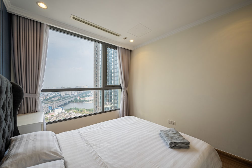 Landmark Condotel Art By KaySuite