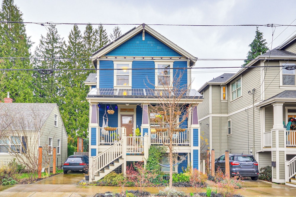 Cozy Modern Craftsman in North Portland