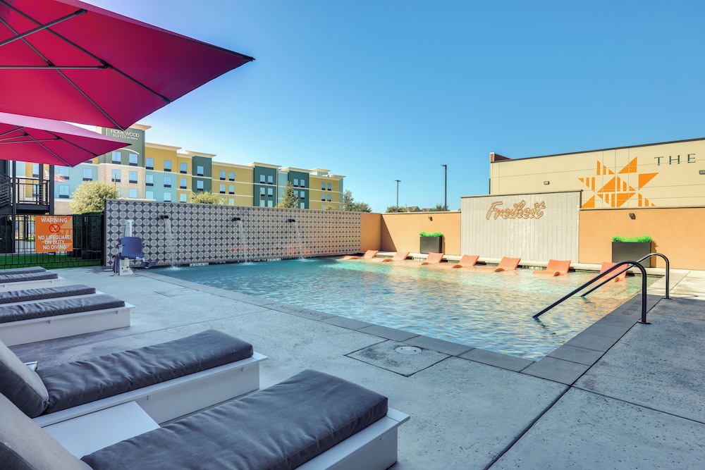 5 Mi to Dtwn: Modern Condo in New Braunfels!