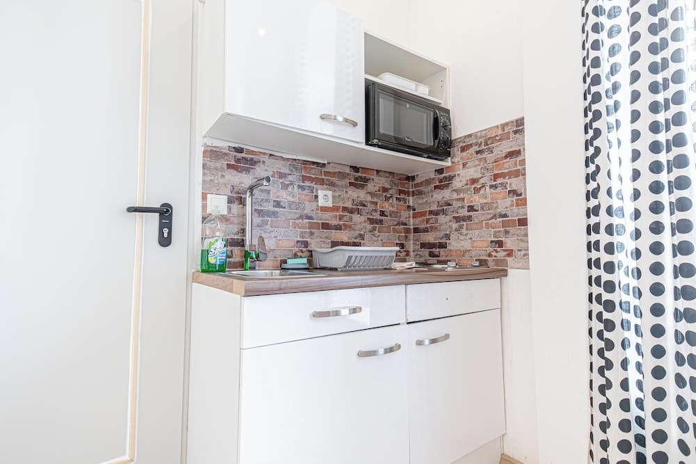 Cozy Apartment for 3 Near Lugner City