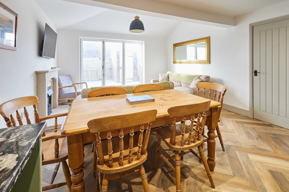 Host Stay Middle Cottage