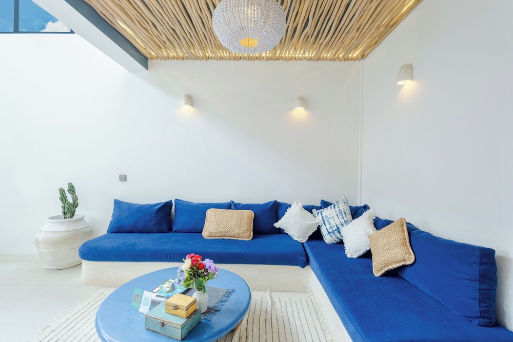 Studio Santorini - 1 BR Loft in Canggu