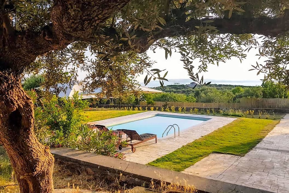 Villa Eleni - Private Pool Retreat Near Kardamili