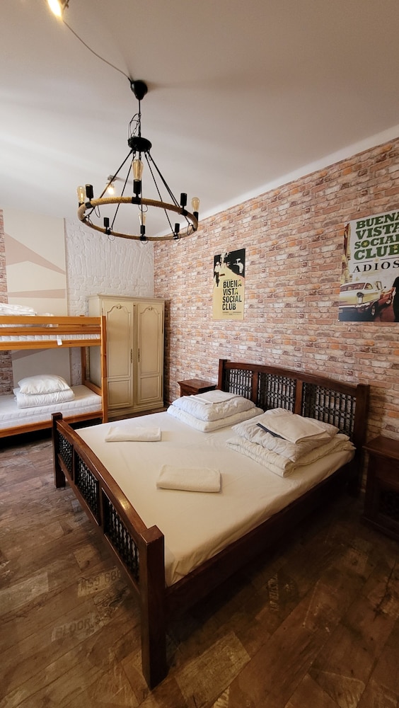 Hostel Chmielna 5 Rooms & Apartments