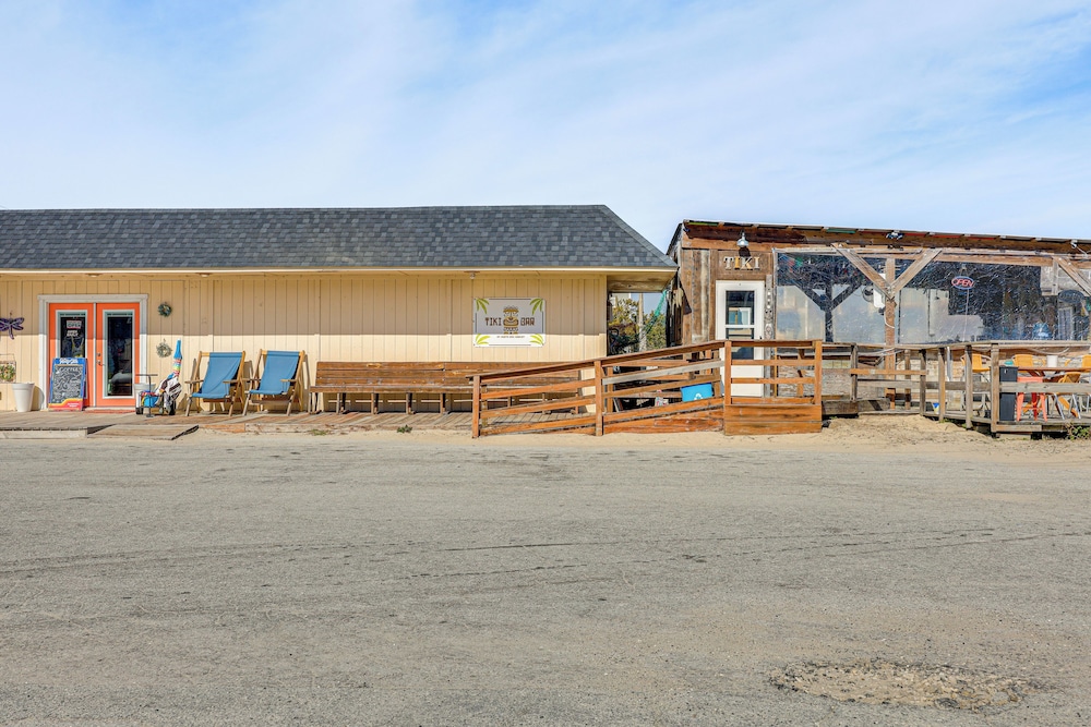 Ocean-view Condo: Steps to North Topsail Beach! view 3