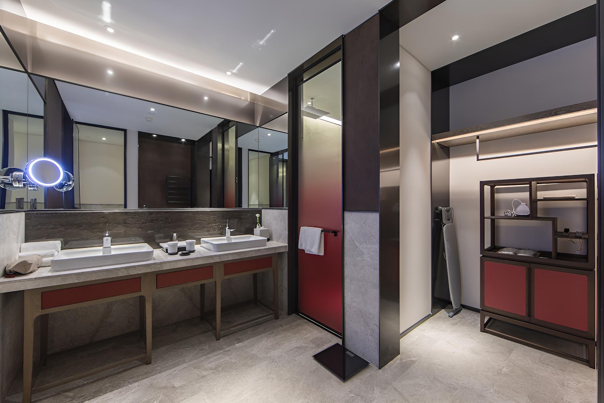JOYA Shanghai Xujiahui Hotel