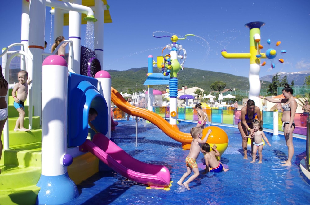 Cronwell Platamon Resort