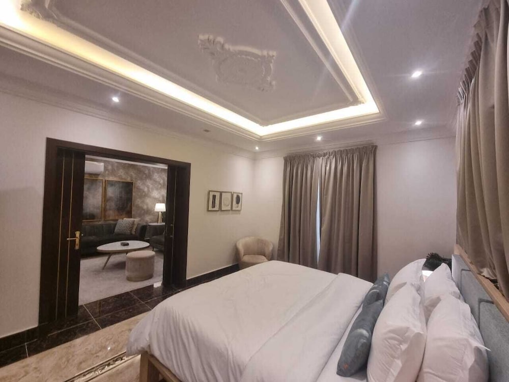 Hometel Khozama Jed