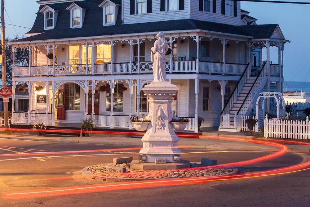 The Inn at Old Harbor