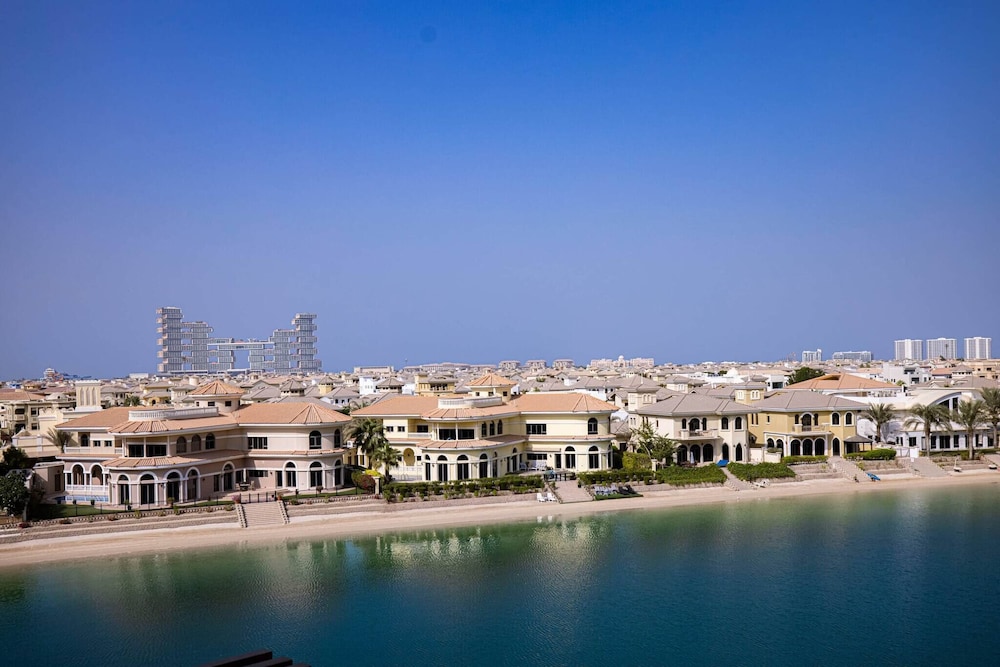 Palm Views East - Lovely View - Luxury Furnished