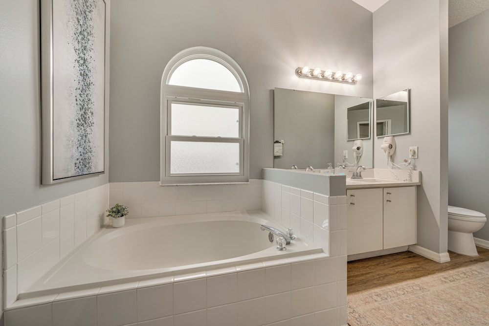 9 Mi to Disney: Themed Rooms & Private Pool!