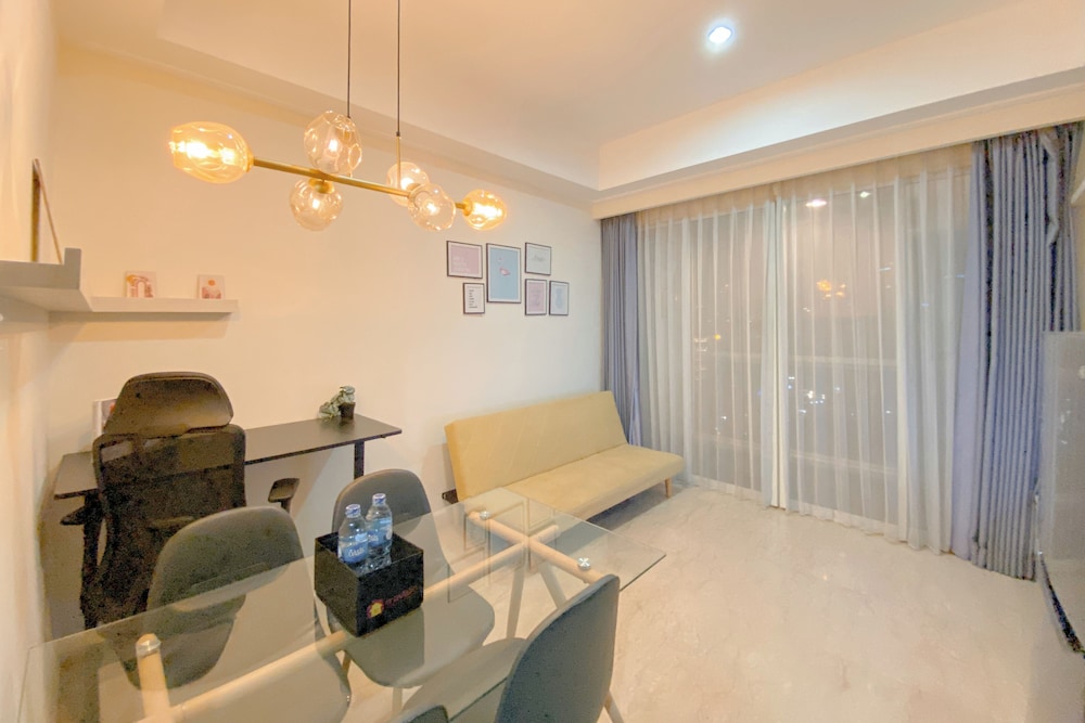 Wonderful And Homey 2Br Apartment At Menteng Park