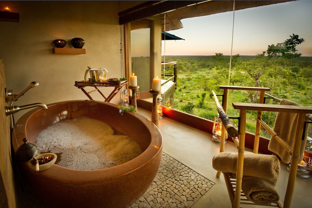 Makumu Private Game Lodge