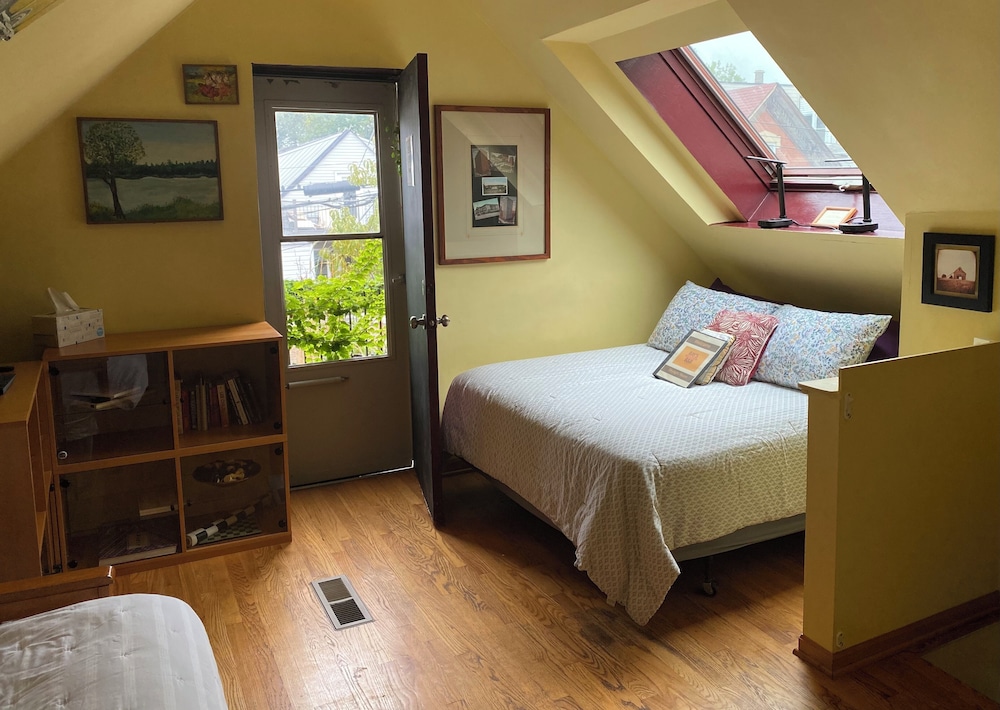 Ray's Bucktown Bed and Breakfast 22