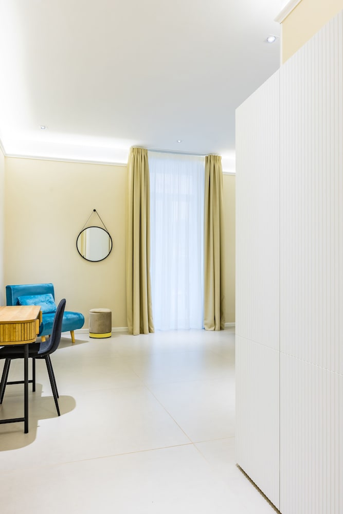 Modern Family Spacious Apartment Near Toledo