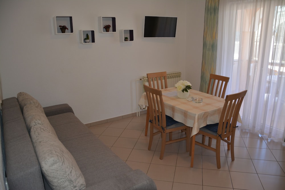 Apartments Biserka