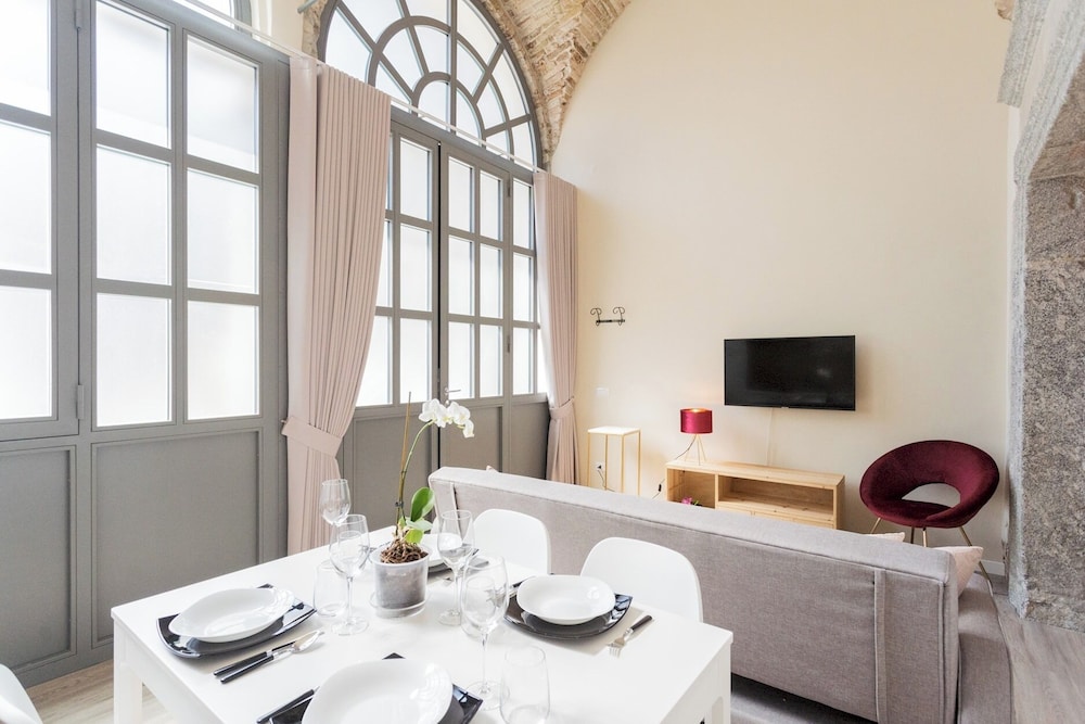 Romantic Escape City Centre With Jacuzzi & Parking by Rent all Como