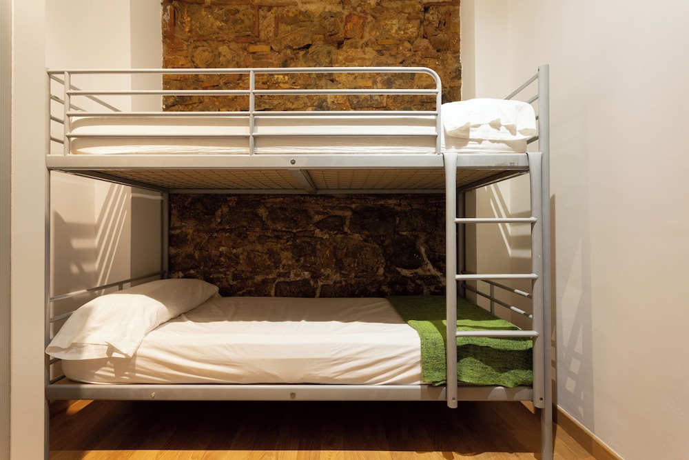Apartment Near Las Ramblas For Families Or Friends
