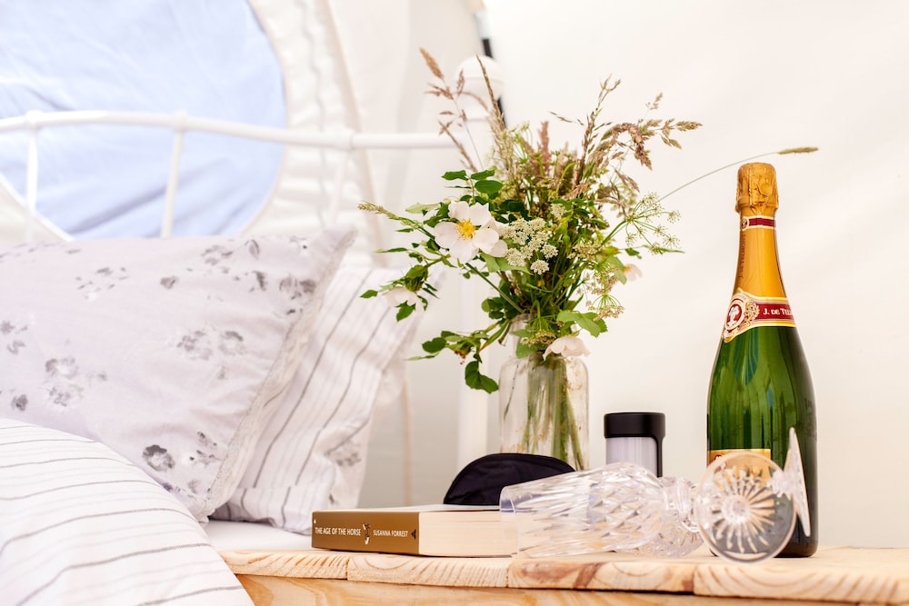 Stunning 1-bed Star Gazing Bell Tent Loughborough view 5