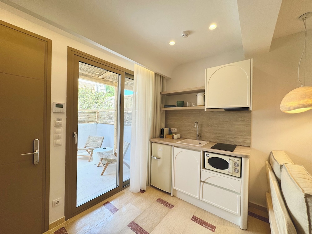 Nusa Suites & Villas
