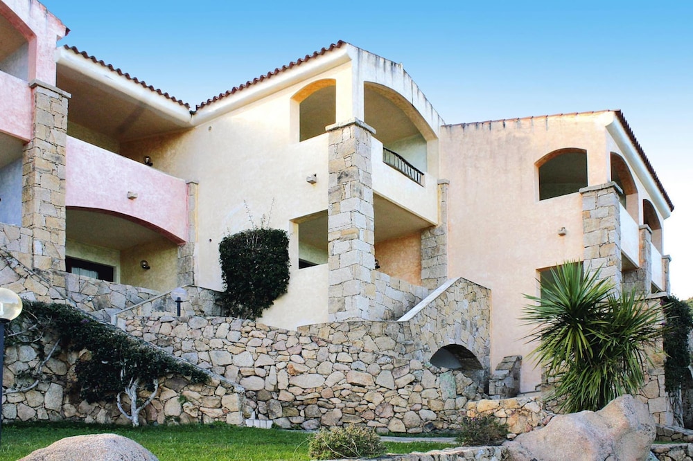Apartment in Cannigione Near Sea Beach