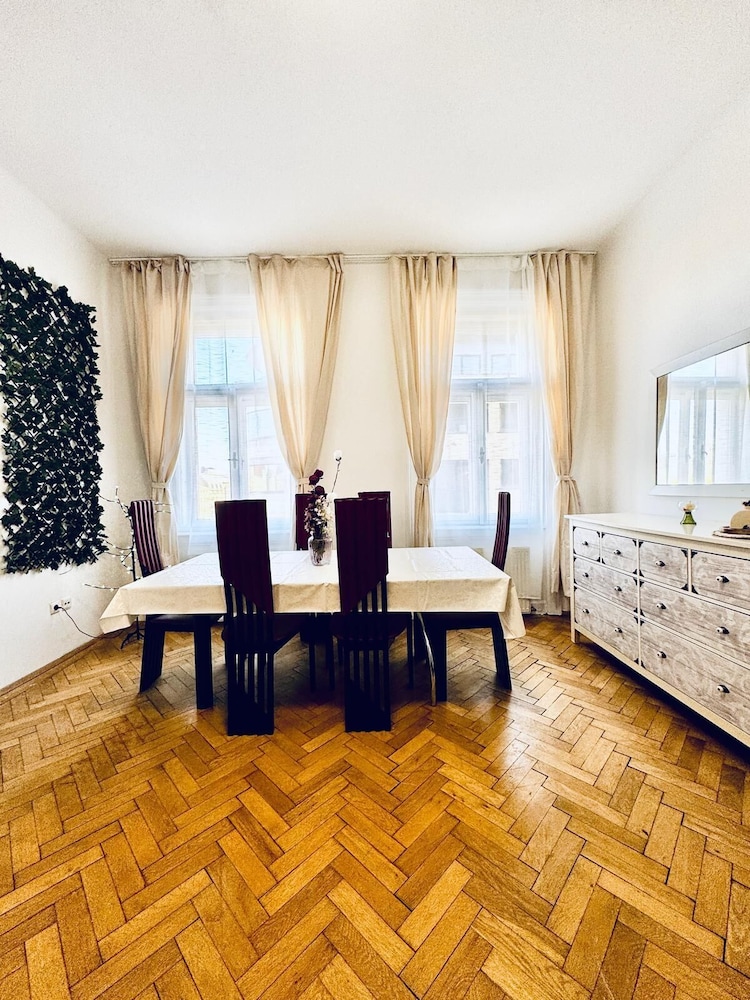 Cozy 1BR and Living Room Apartment