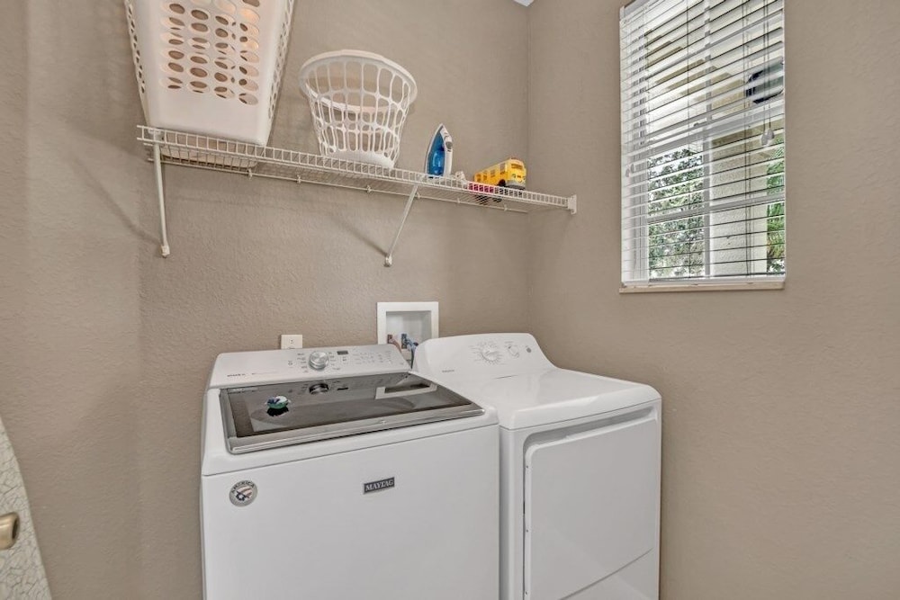 2612tf 5 Bedroom Home by Redawning - Image 5