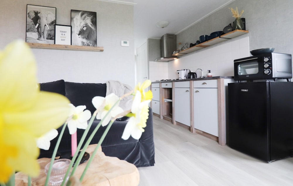 2 Adjacent Houses With Lots of Privacy