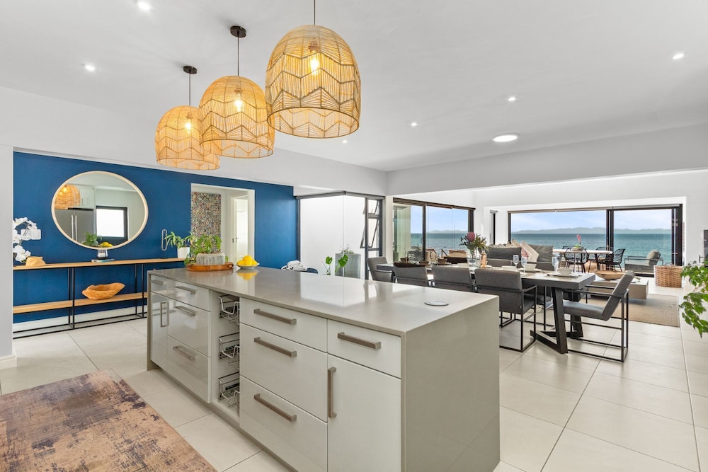 Shelley Point Beach Villa