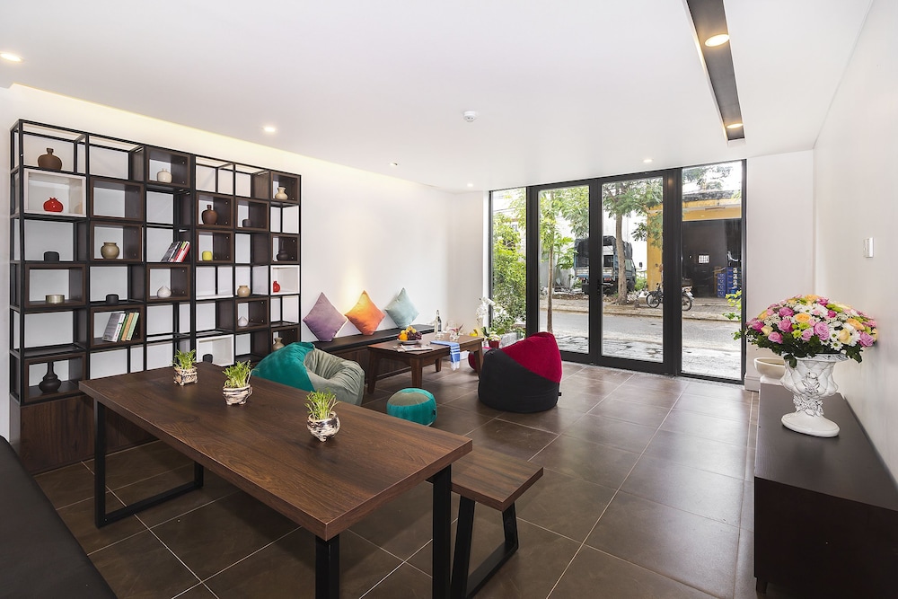 Christina's Da Nang - Co-Living Apartments view 2