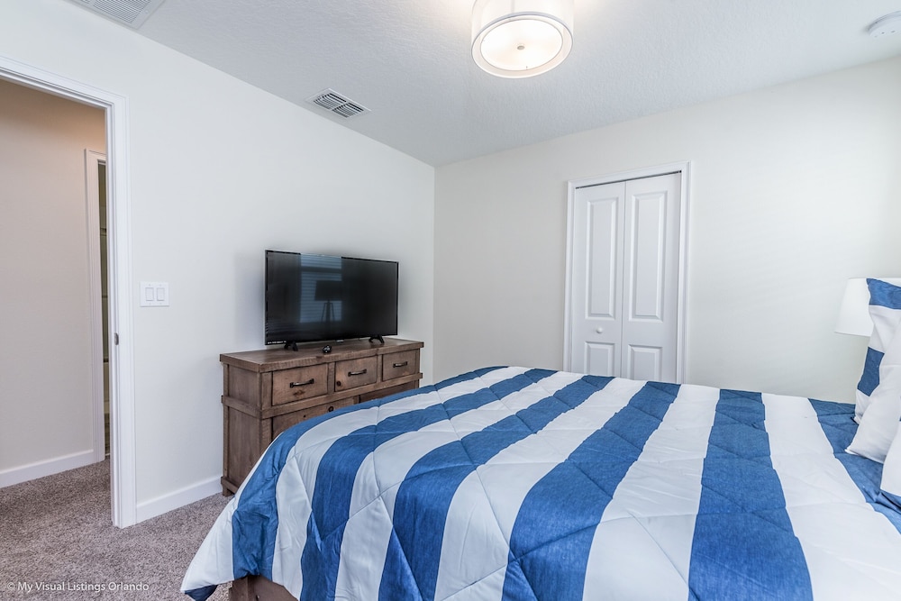 6 Bdrm 5 BA Vacation Home view 4