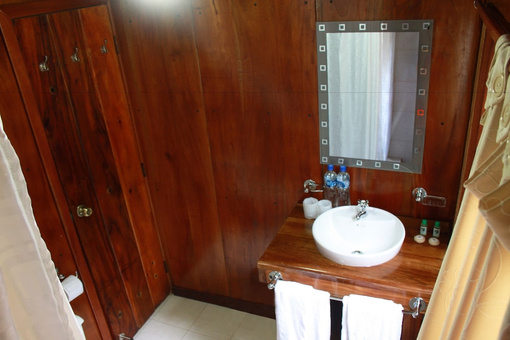The Wooden House Lodge