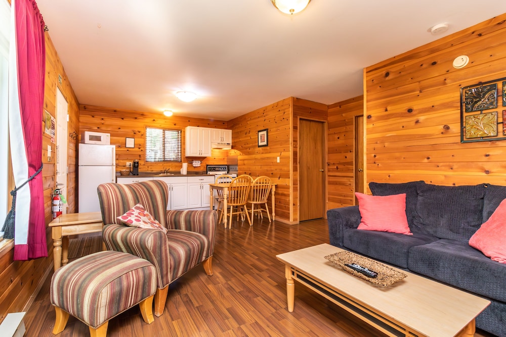 Parksville Vacations - Riverbend Cottages  RV Resort - Property Image 12