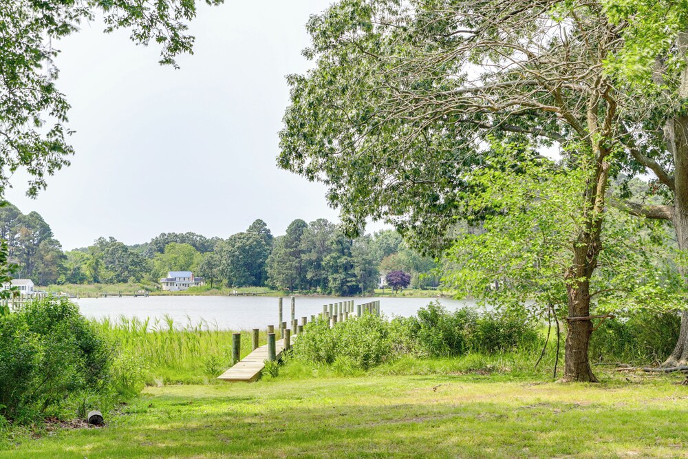 Waterfront Home w/ Hot Tub in Bozman Village!