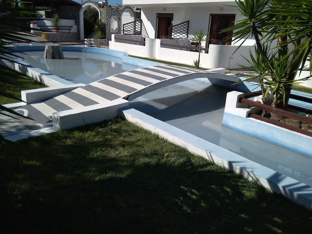 Skiathos Holiday House