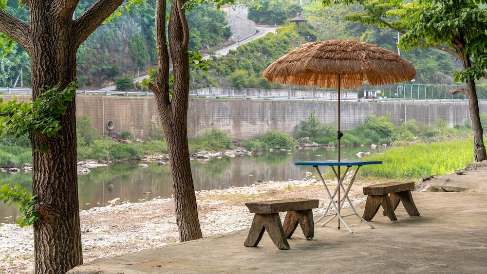 Gapyeong Noksu Valley Pet Group Pension
