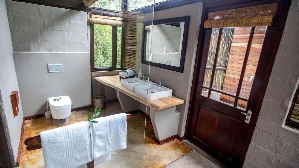 Royal Thonga Safari Lodge