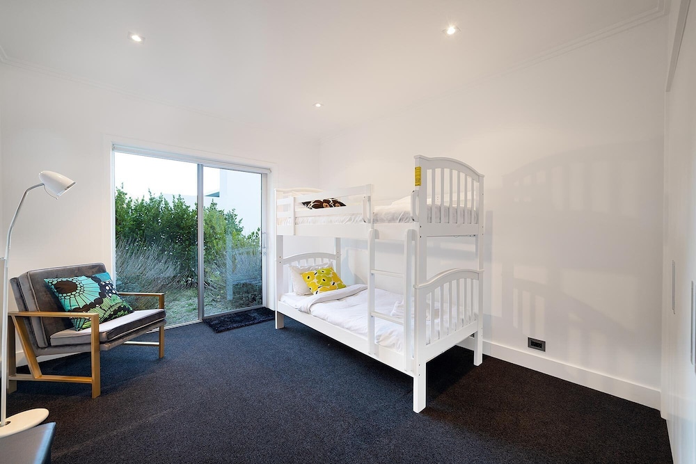 Design, Elegance and This Stunning View view 4